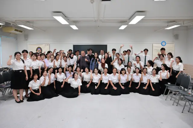 ปลูกฝังจิตวิญญาณความเป็นครูและอัตลักษณ์วิชาชีพ