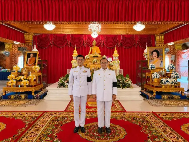 ร่วมพิธีสวดพระพุทธมนต์และทำบุญตักบาตรถวายพระราชกุศล